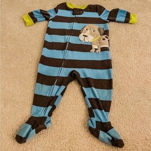 Boys carters 6 month fuzzy zip up footie pajamas. Good condition.